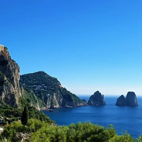 The spring water mixed with our wheat originates from the pristine Lattari mountains