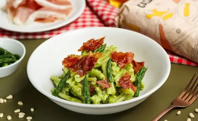casarecce-asparagus-pesto-parma-ham