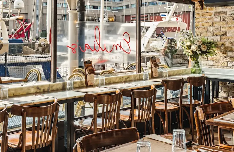emilias-saint-katherine-docks-london-restaurant-seating