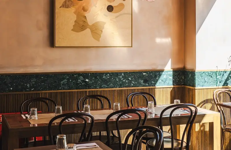 emilias-baker-street-london-restaurant-setting